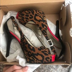 New unused cheetah leopard red black pumps heels